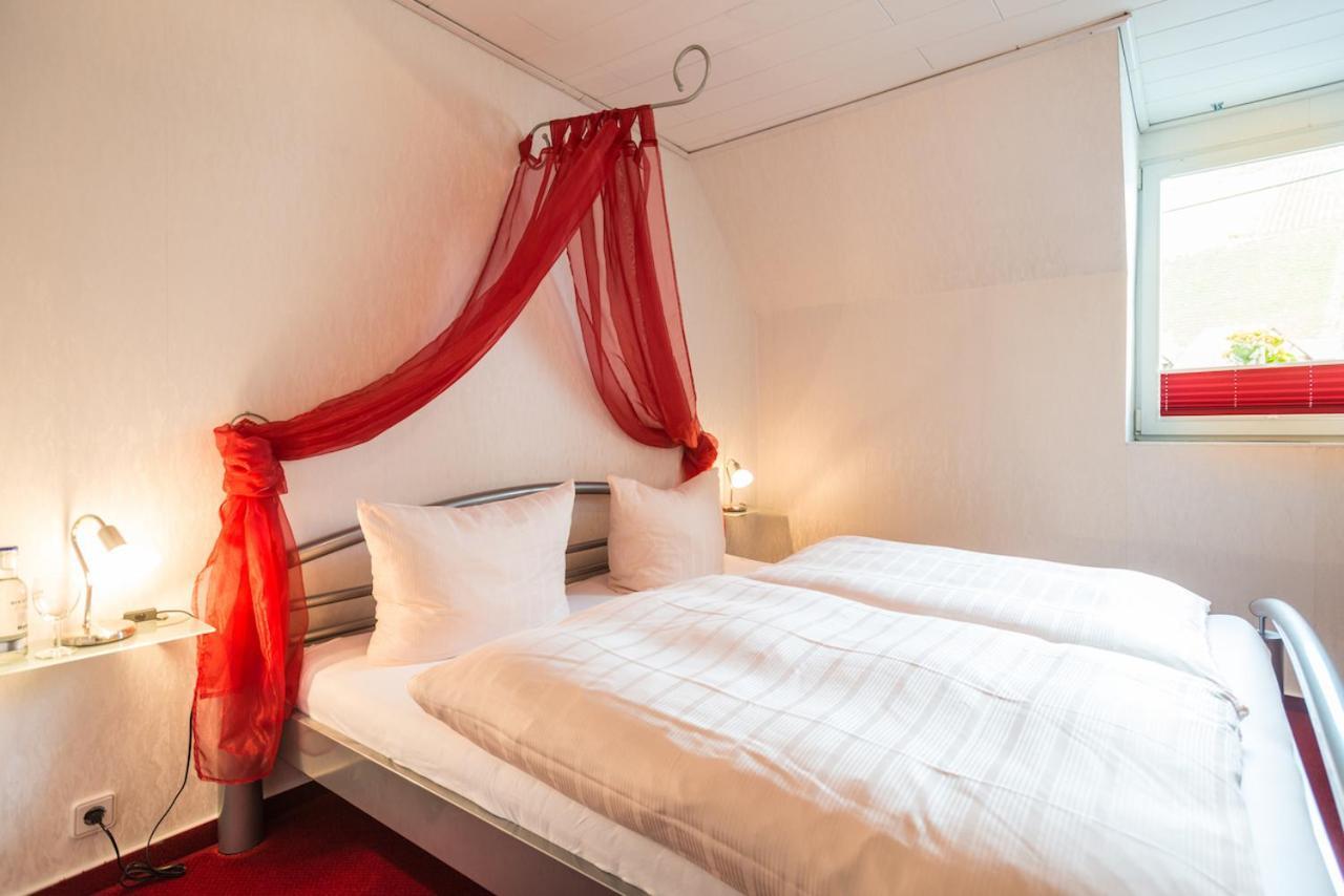 Moselromantik-Hotel Zum Loewen Ediger-Eller Oda fotoğraf